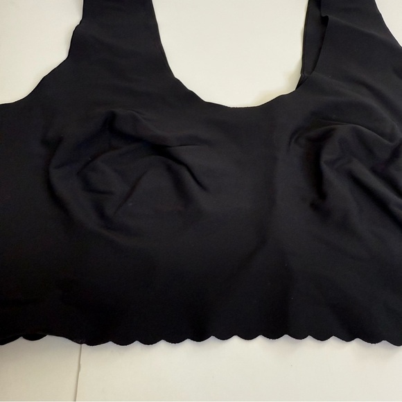 Proof Black Seamless Wireless Scoop Neck Scalloped Edge Bra Size Small - Picture 2 of 5